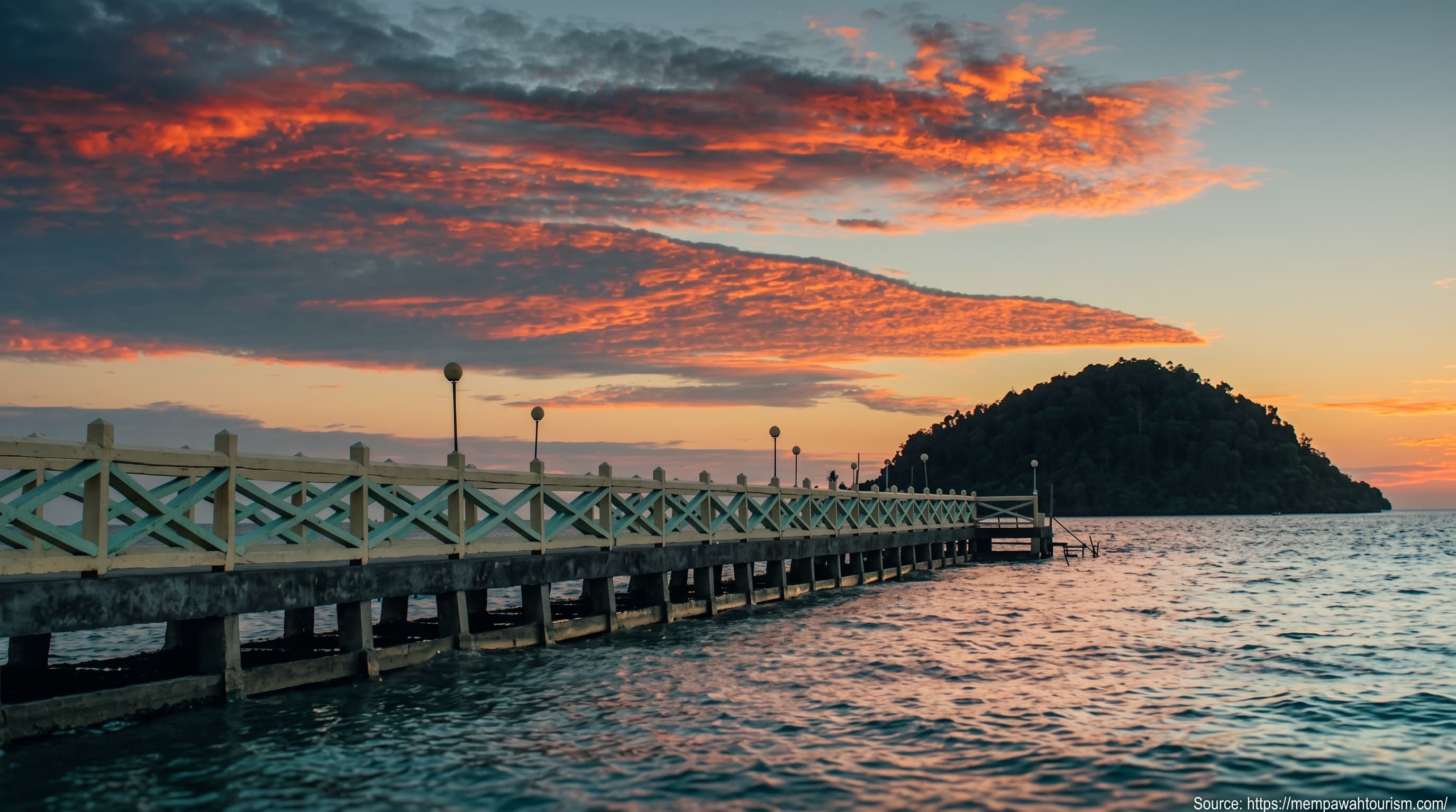Pulau Penibong, Surga Kecil Tak Berpenghuni di Mempawah yang Cocok untuk Healing dan Camping